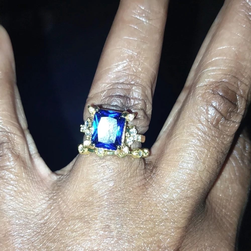 Elegant Gold and Blue Gemstone Ring Sz 6.5